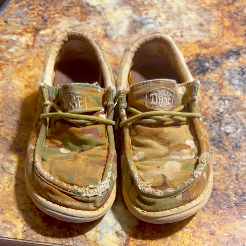 Hey Dudes play condition. Still a lot of life left